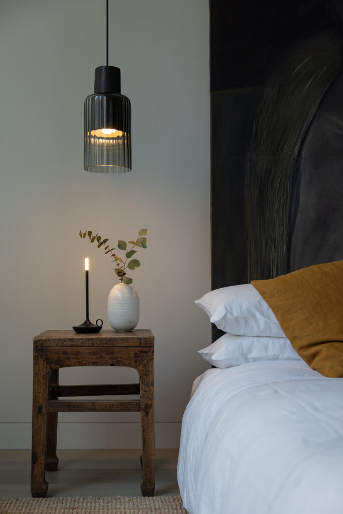 BarroChrcl-Bedside-01