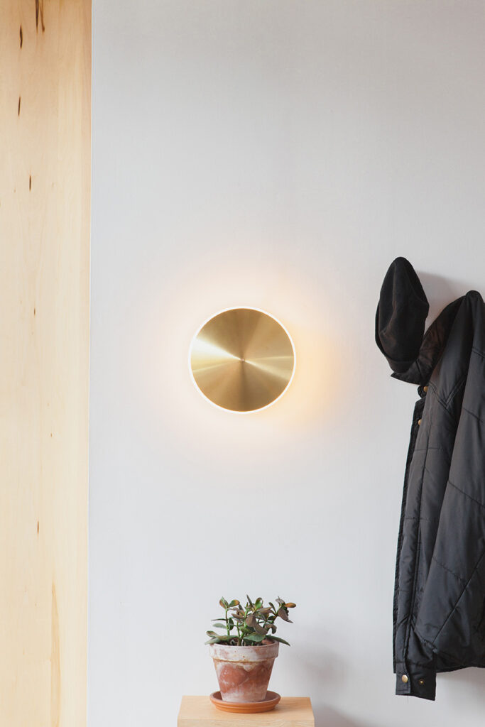 Chrona_Sconce-01_lr