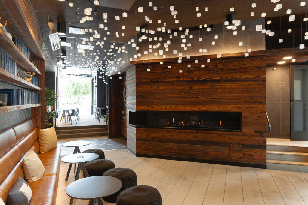 GRAYPANTS_LUCILLE_9490