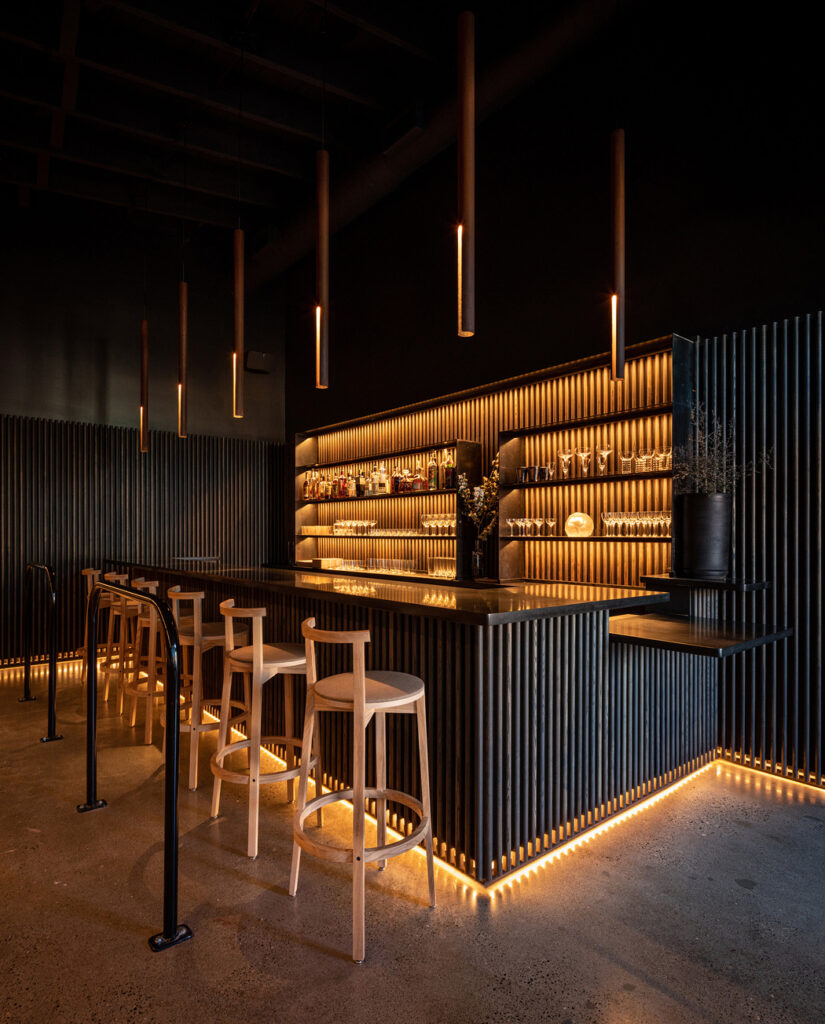 TOMO-Graypants-9G9A0440-Pano